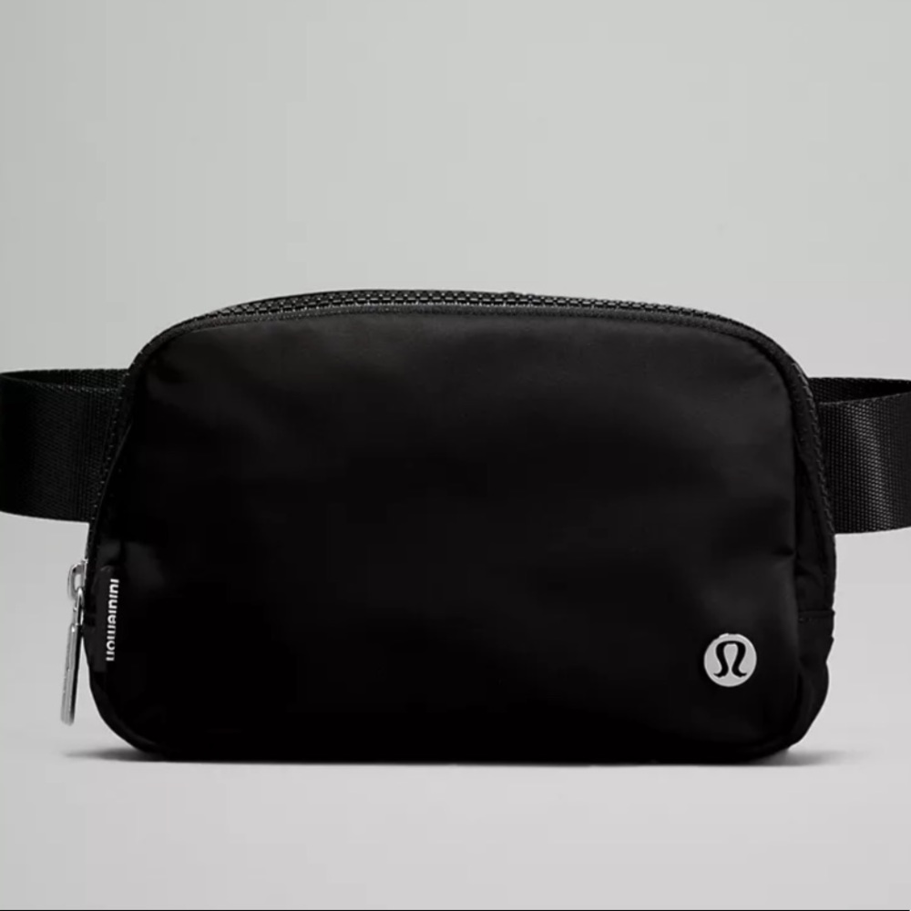 COPY - Lululemon Everywhere Belt Bag